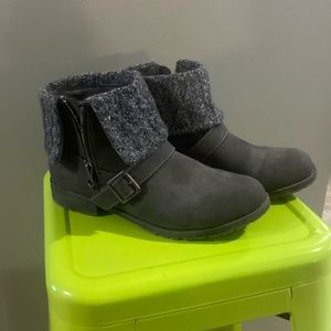 Women’s ankle Rocket Dog boots